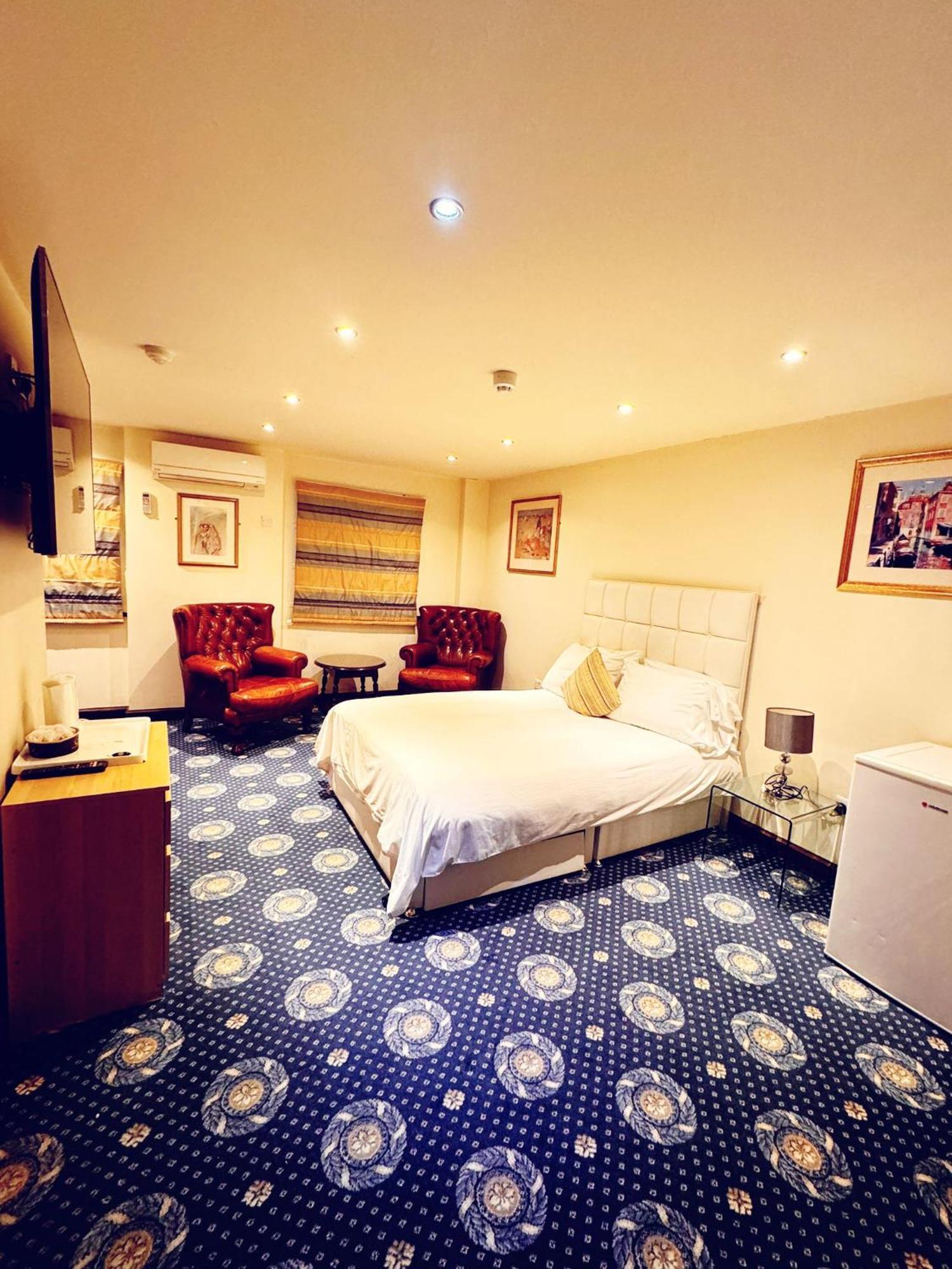 Hotel Villare Town Centre 4*
