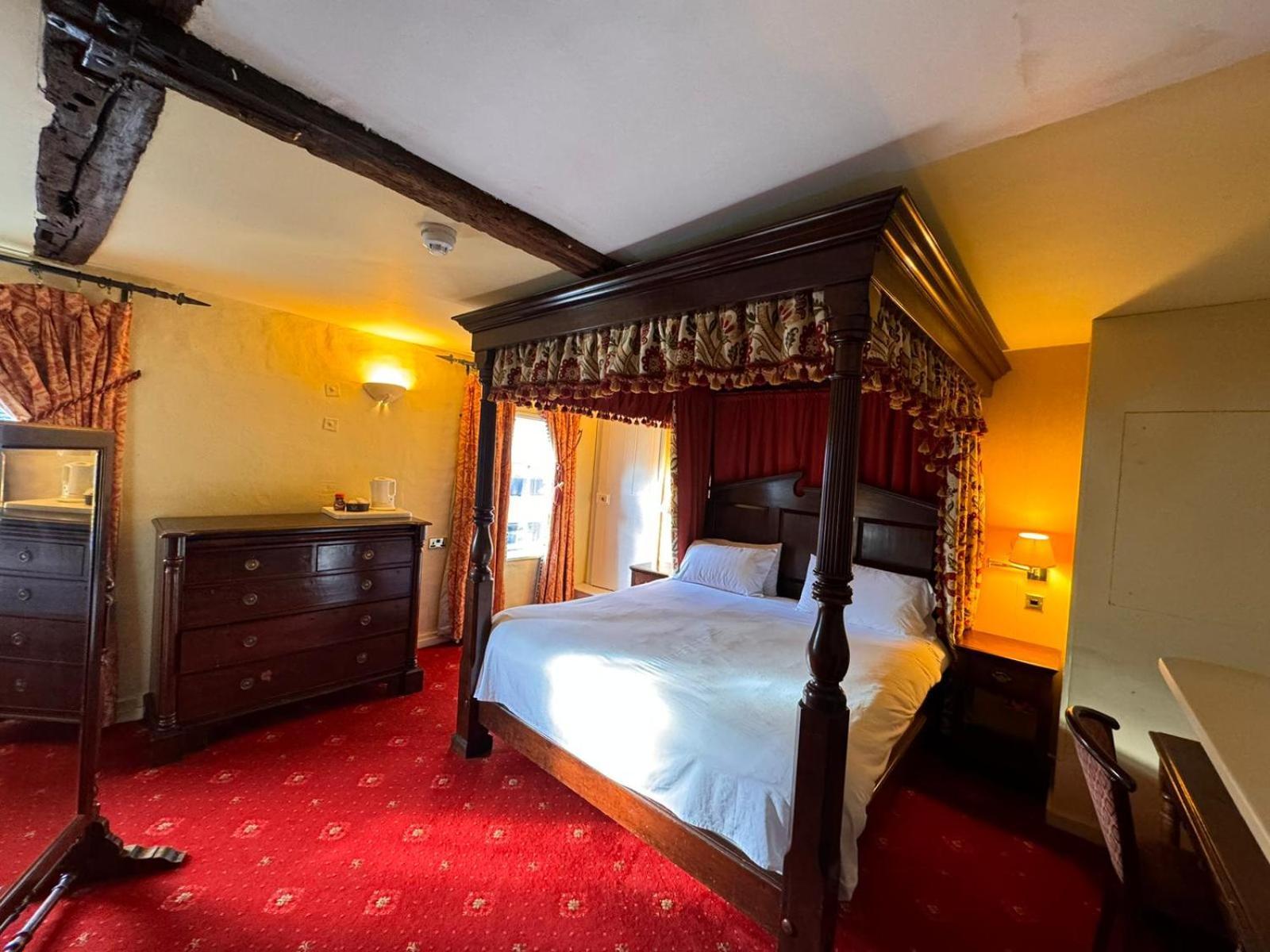 Villare Town Centre 4* Hitchin