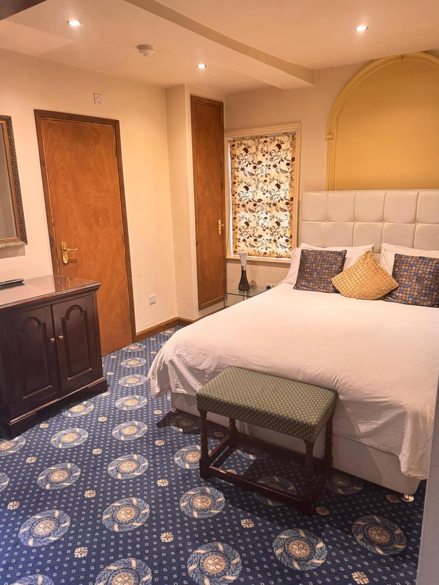 Villare Town Centre Hotel