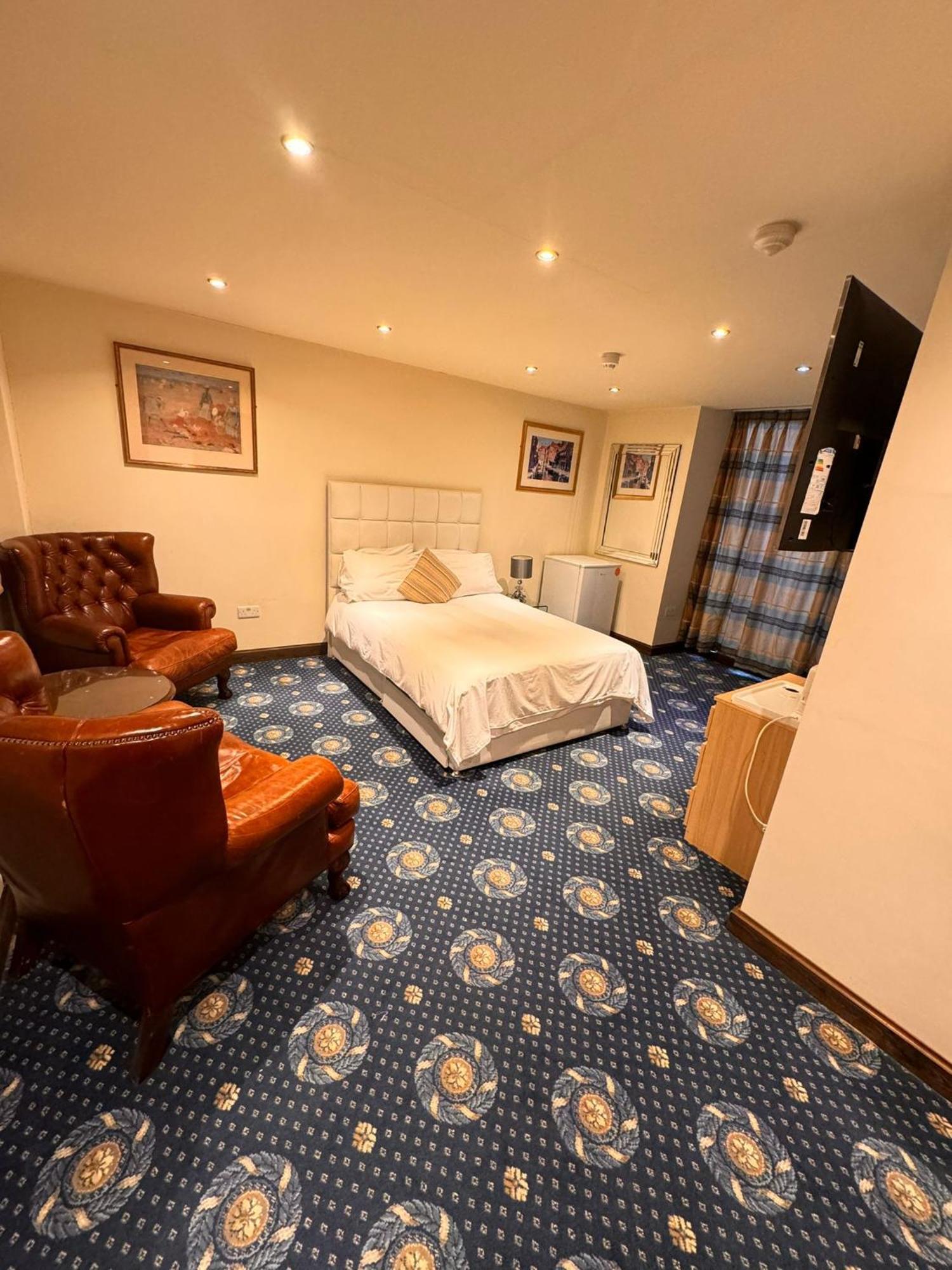 Villare Town Centre 4* Hitchin
